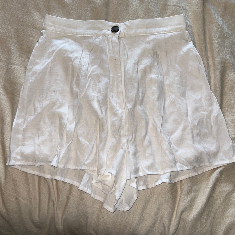 White linen flowy shorts